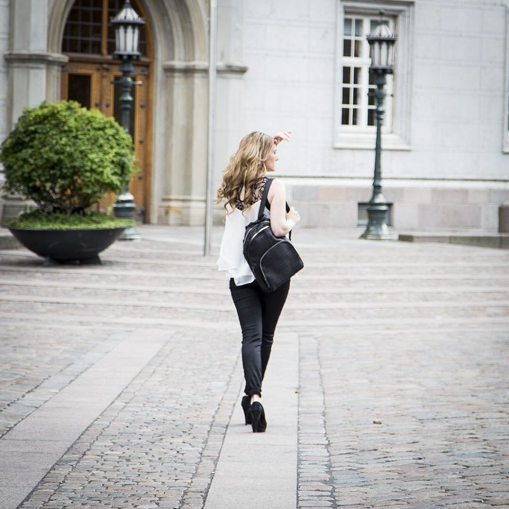 ❗️SOLD❗️Markberg Denmark Minimalist Black Leather Backpack - Picture 10 of 10